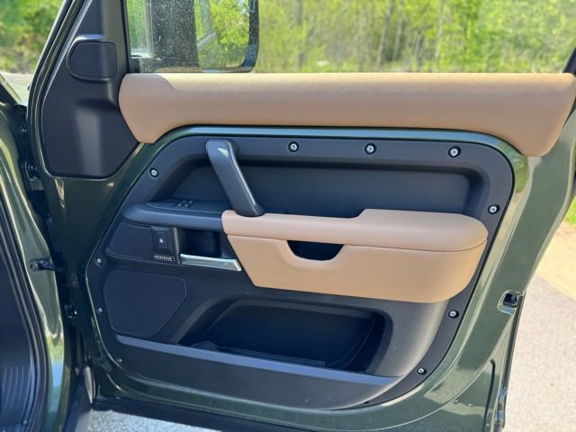 New 2026 Land Rover Defender 110 X-Dynamic SE AWD/4WD image 18