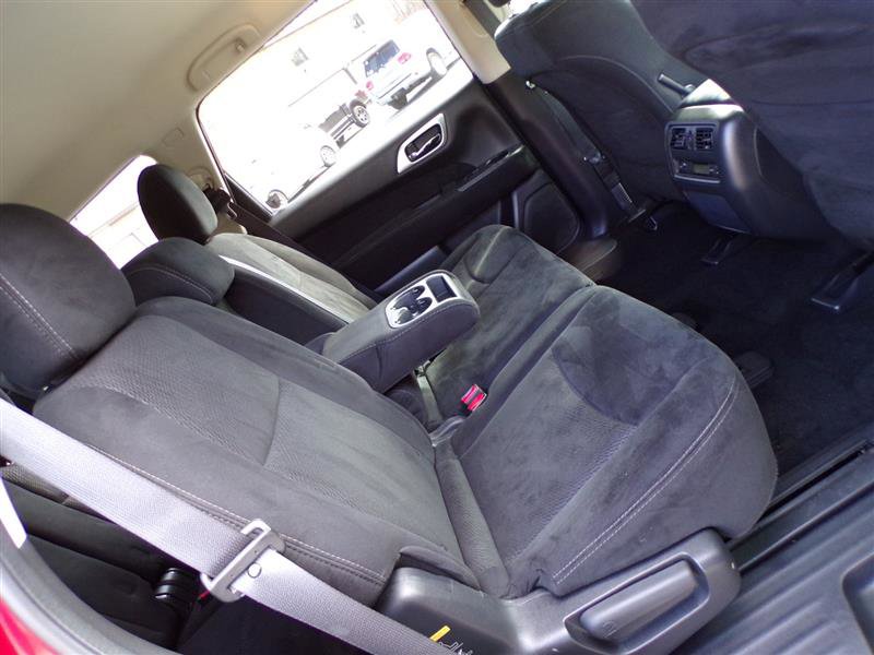 Used 2016 Nissan Pathfinder SV image 27