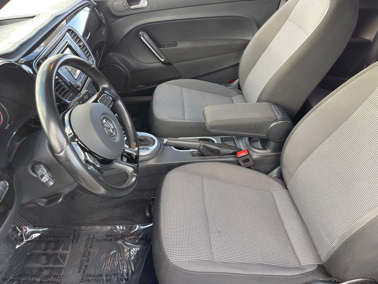 Used 2018 Volkswagen Beetle 2.0T S FWD image 15