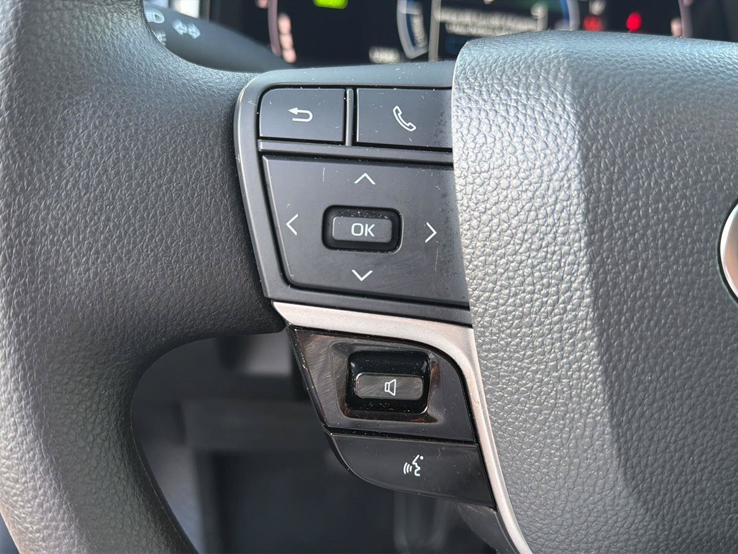 Used 2025 Toyota Camry LE w/ Convenience Package FWD image 21