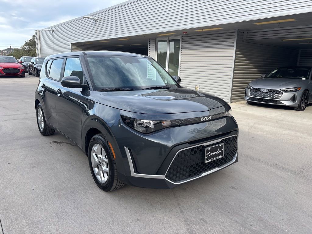 Used 2025 Kia Soul S FWD image 3