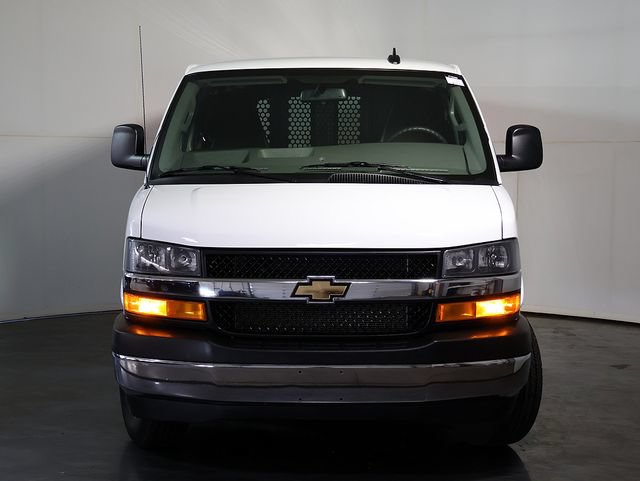 Used 2025 Chevrolet Express 2500 w/ Driver Convenience Package RWD image 9