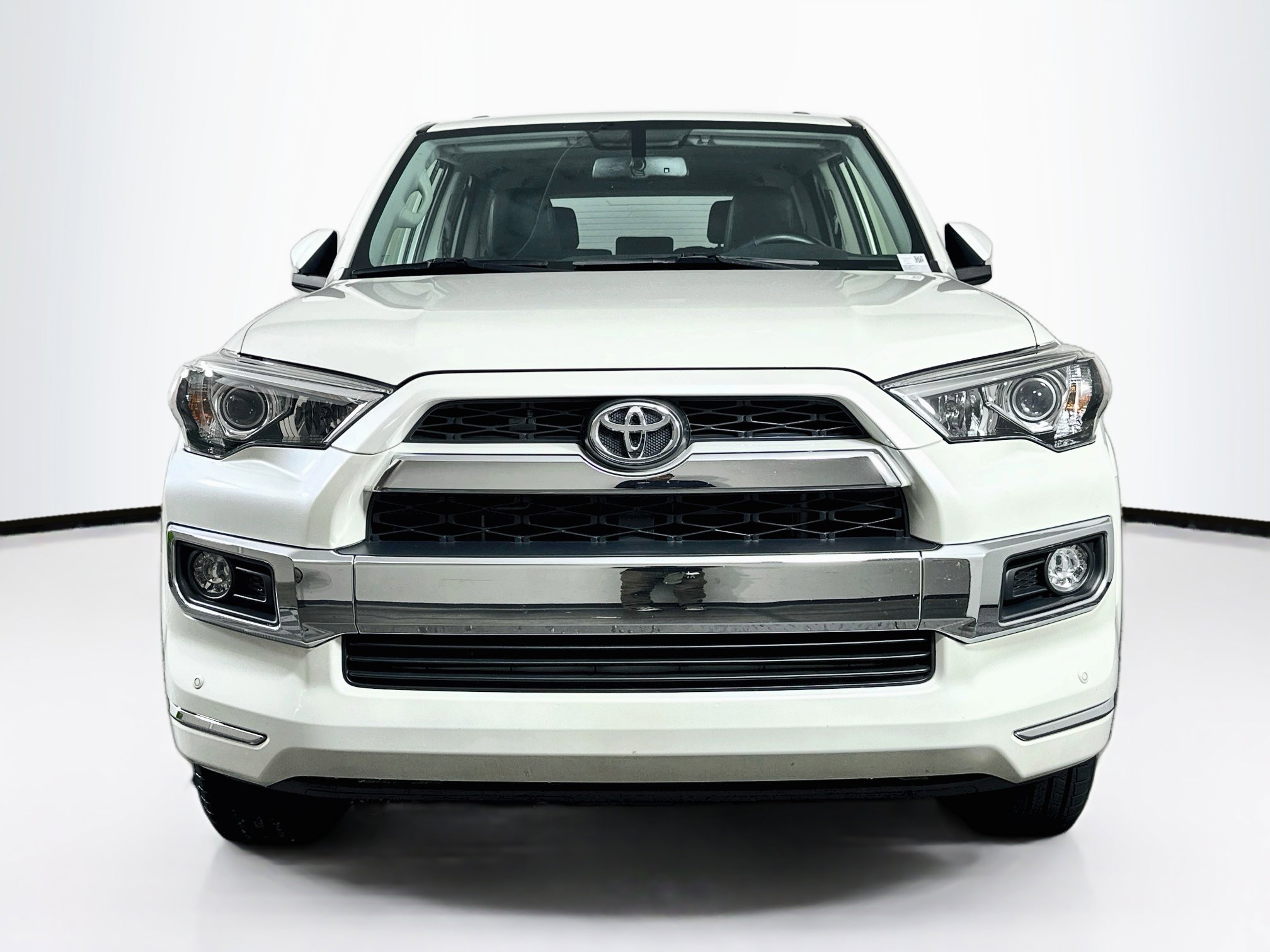 Used 2019 Toyota 4Runner Limited AWD/4WD image 2