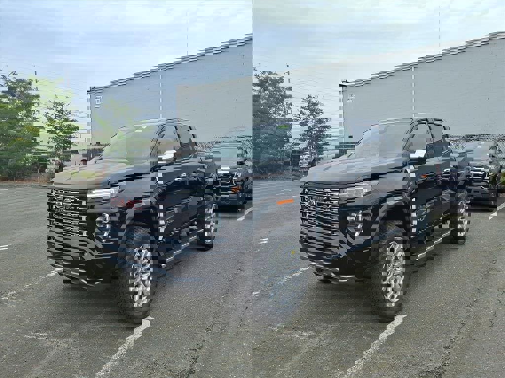 New 2026 GMC Canyon Denali image 3