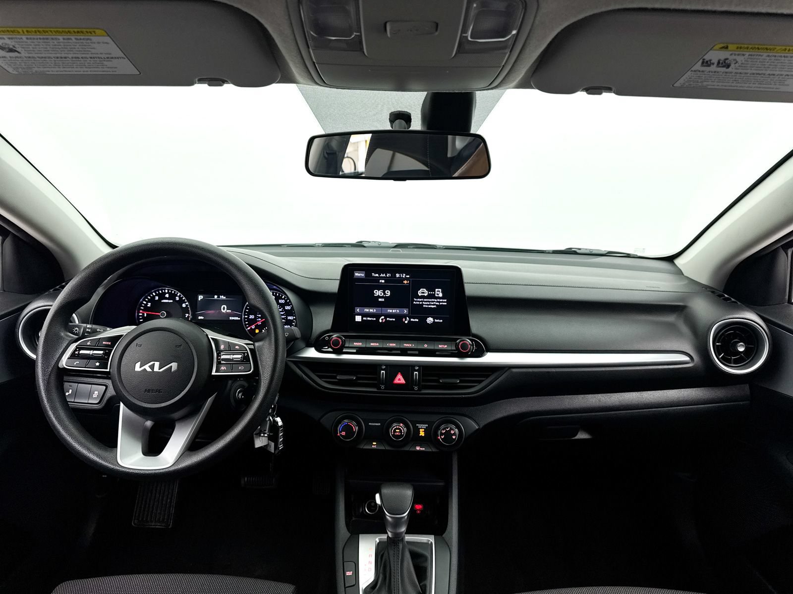Used 2024 Kia Forte LXS w/ LXS Technology Package FWD image 19
