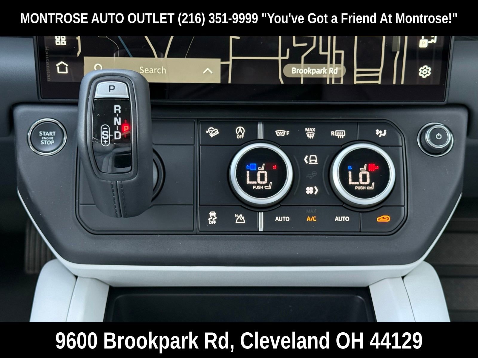 New 2026 Land Rover Defender 110 X-Dynamic SE image 25