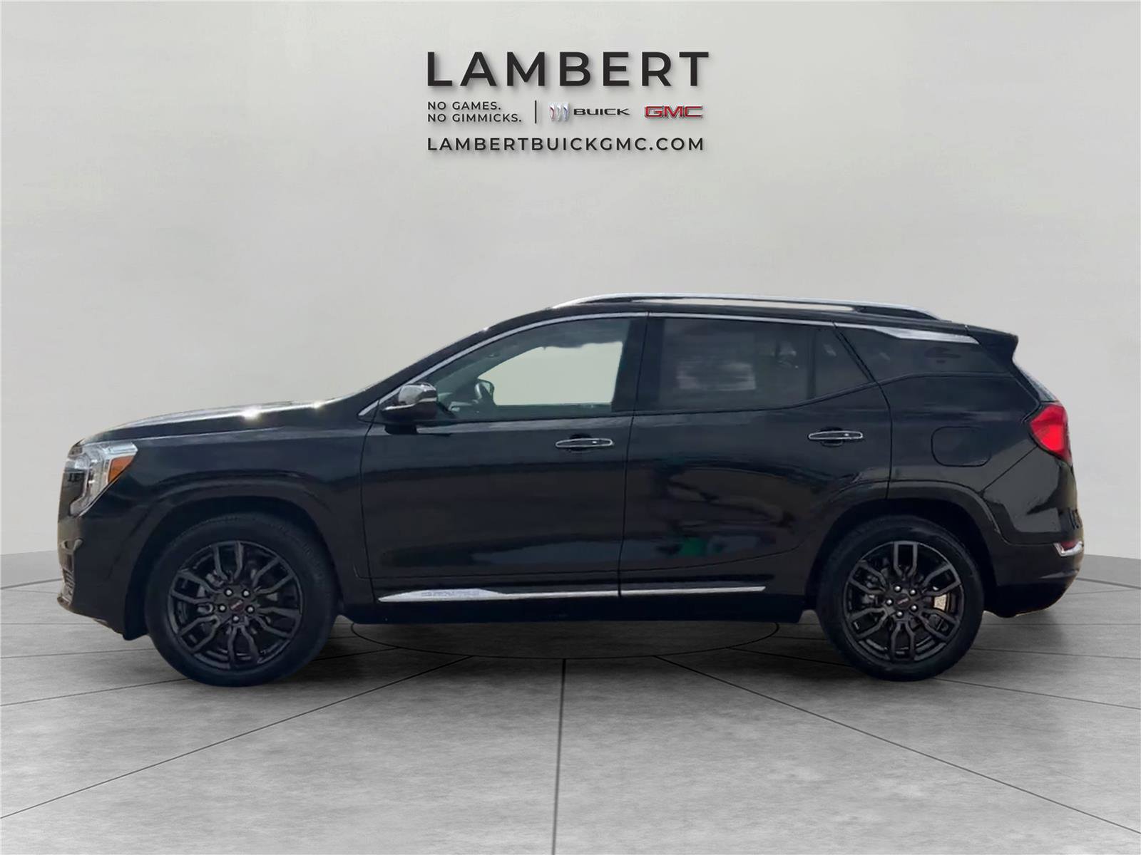 Used 2023 GMC Terrain Denali w/ Black Diamond Edition AWD/4WD image 2