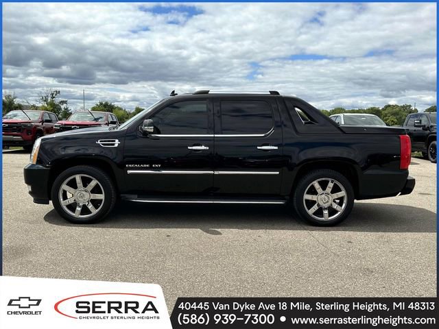 Used 2012 Cadillac Escalade EXT Luxury image 2