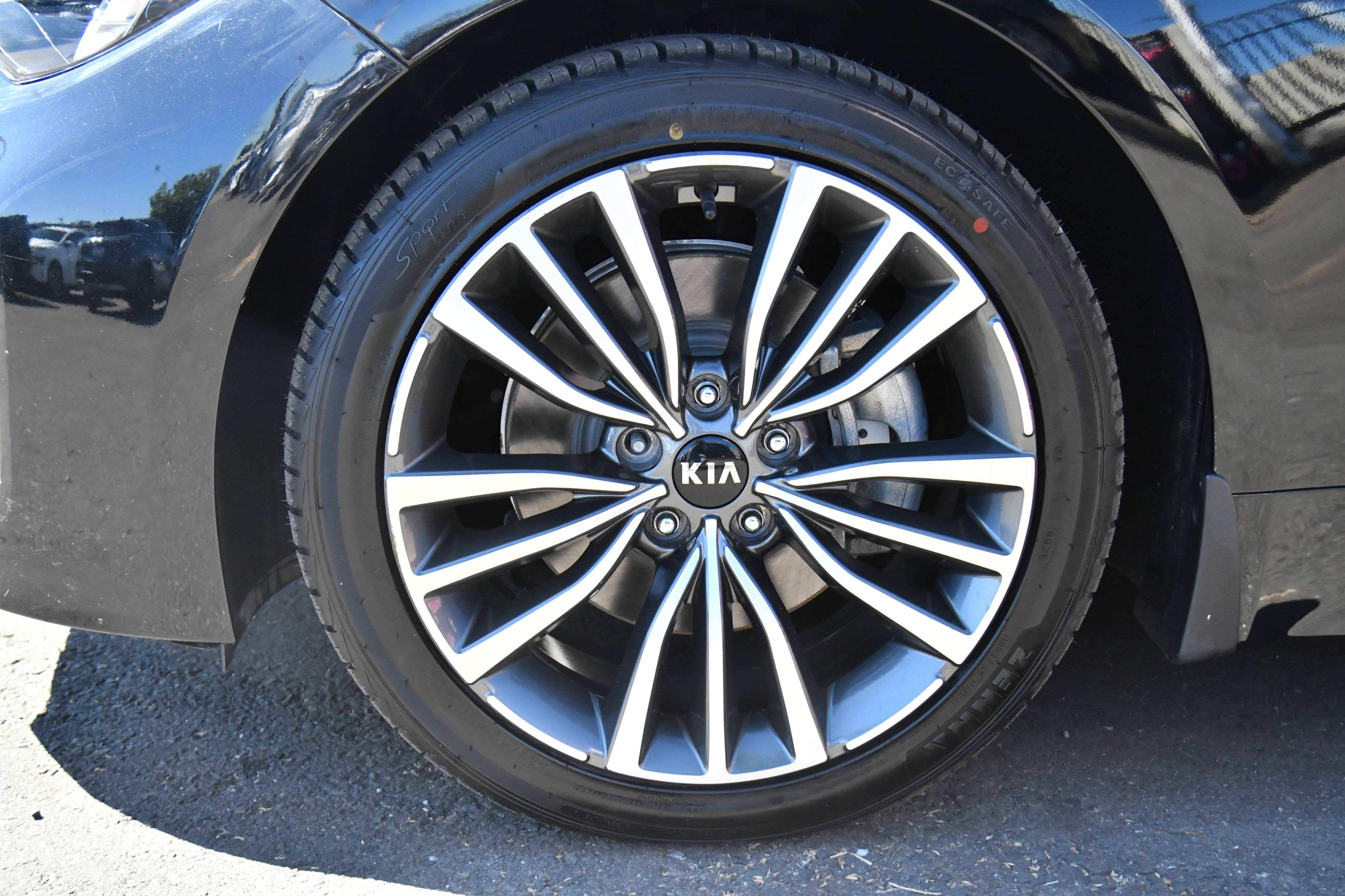 Used 2019 Kia Stinger RWD image 12