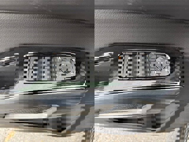 New 2025 Nissan Pathfinder SL w/ SL Premium Package image 11