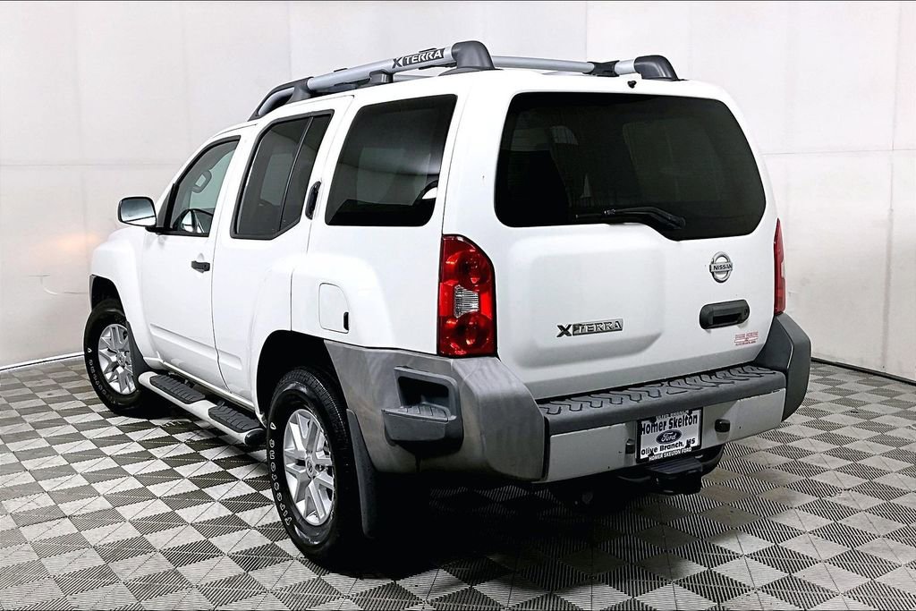 Used 2015 Nissan Xterra S image 11