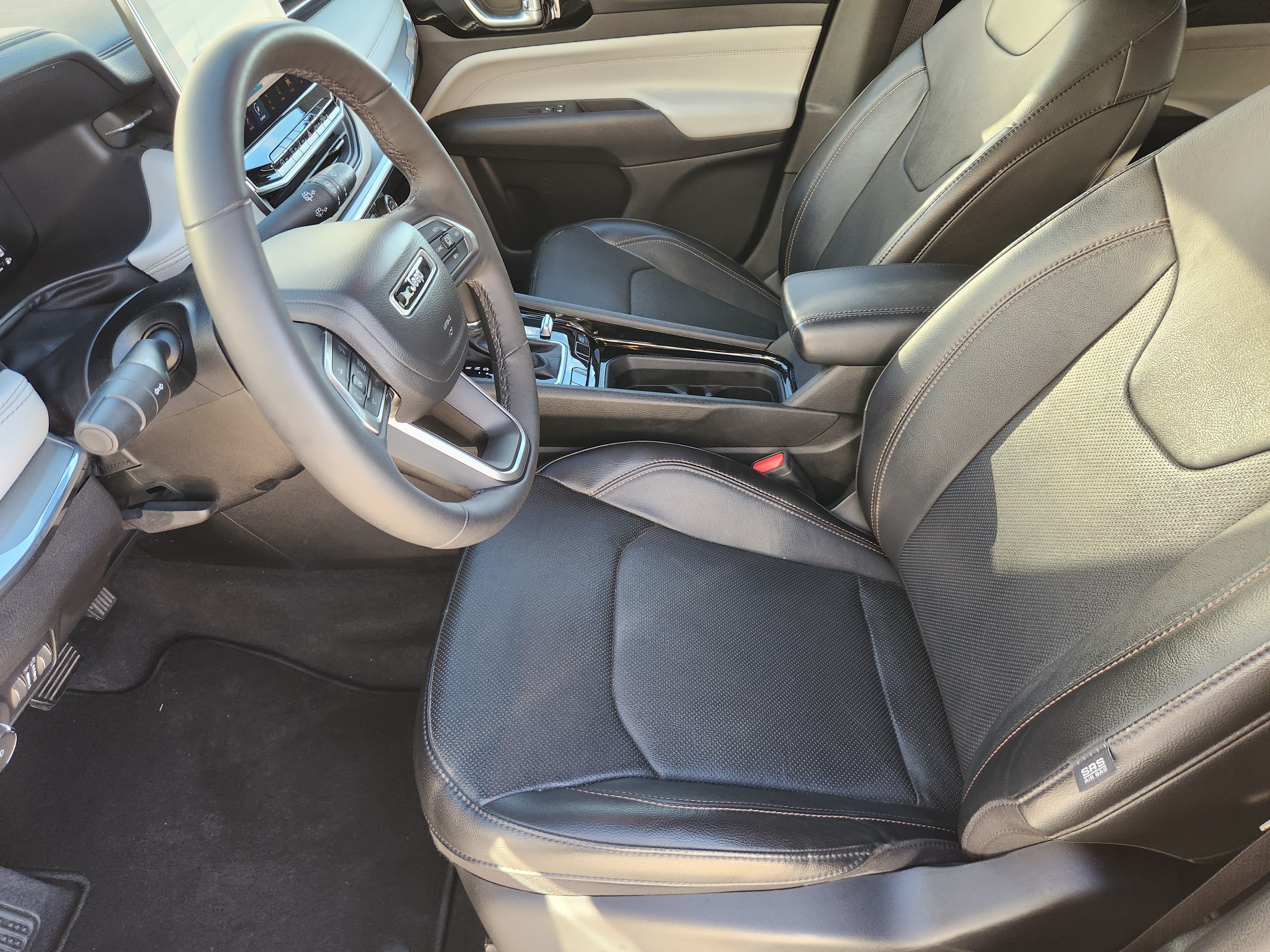 Used 2023 Jeep Compass Limited w/ Elite Group AWD/4WD image 15