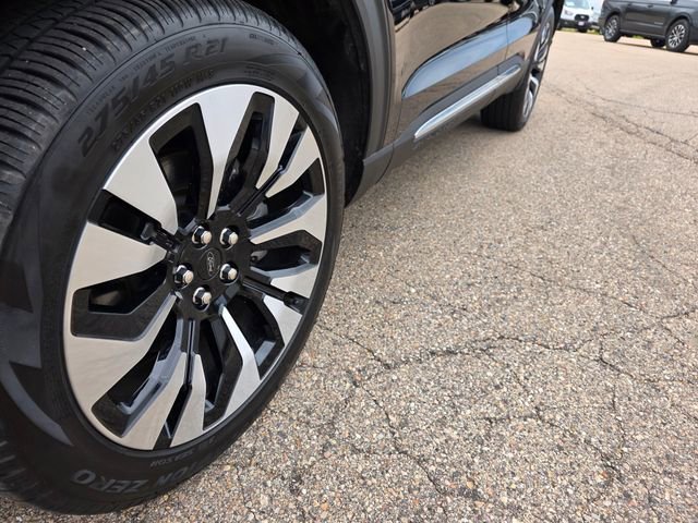 Used 2025 Ford Explorer Platinum w/ LUX Leather Package AWD/4WD image 45