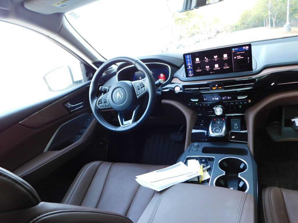 Certified 2025 Acura MDX w/ Technology Package FWD image 2