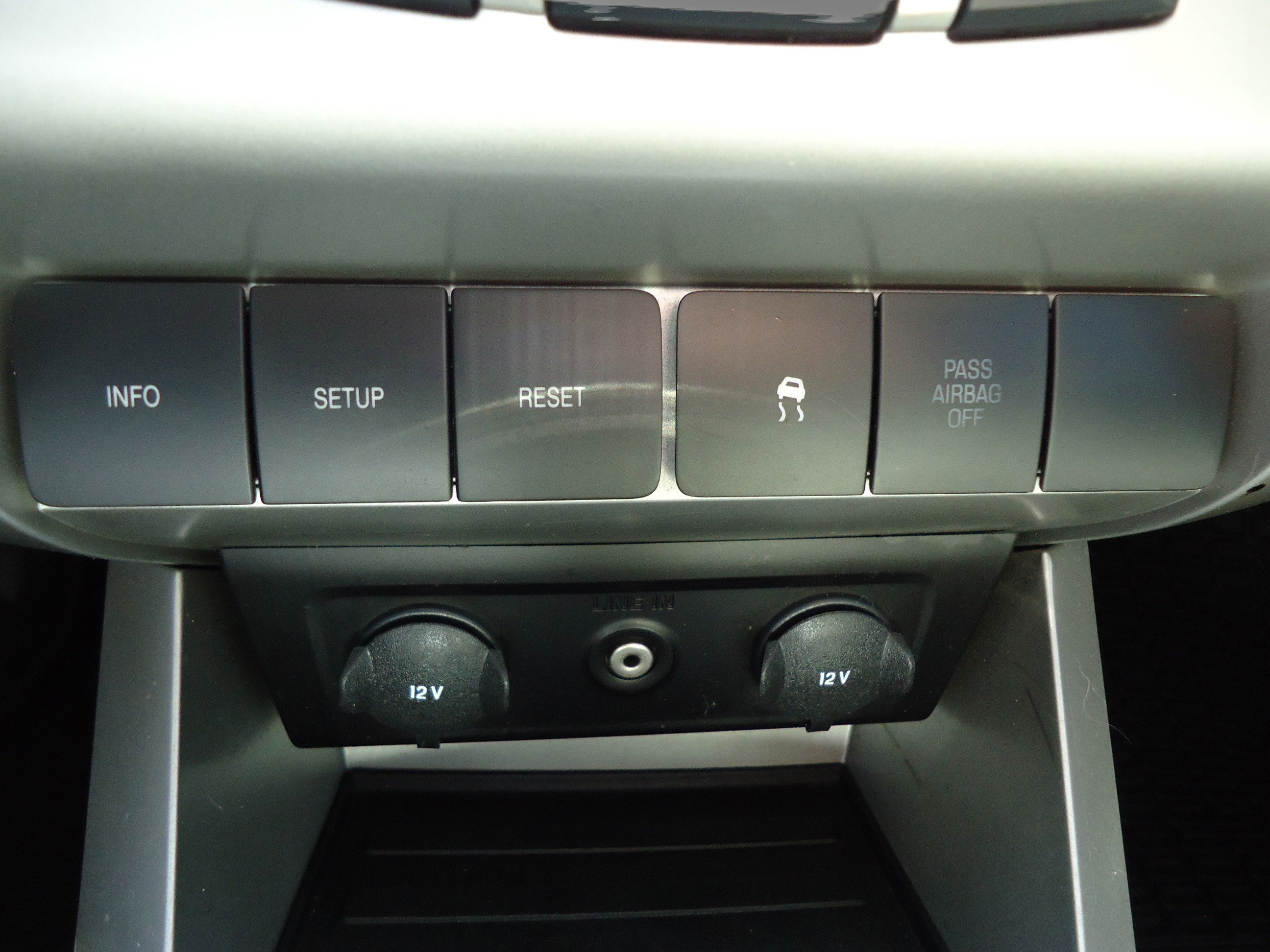 Used 2010 Ford Focus SE FWD image 16
