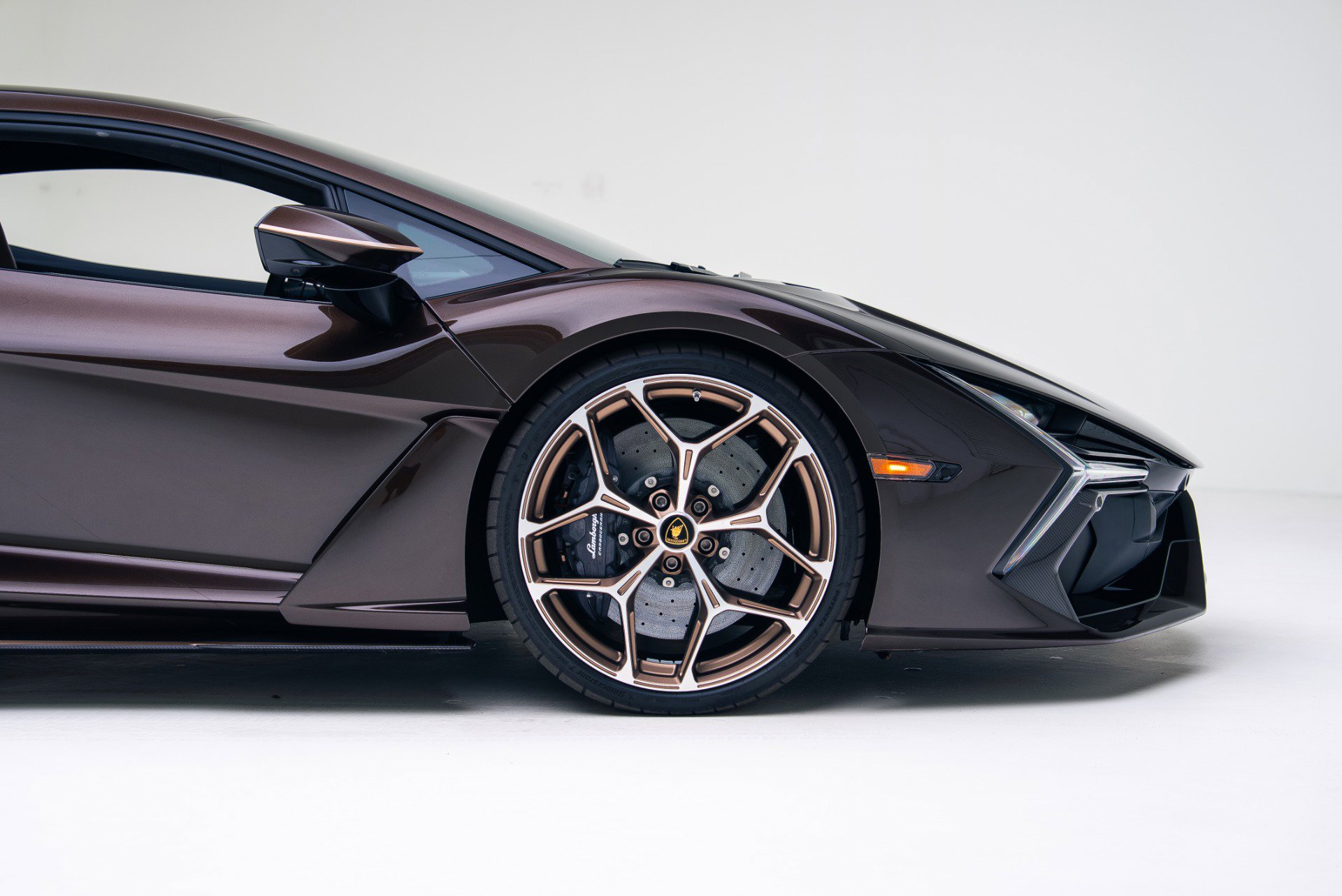 Used 2025 Lamborghini Revuelto image 23