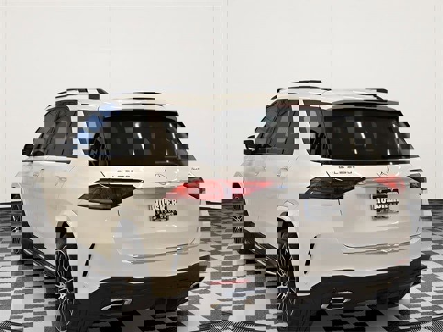 Used 2023 Mercedes-Benz GLE 350 4MATIC w/ AMG Line Exterior image 6