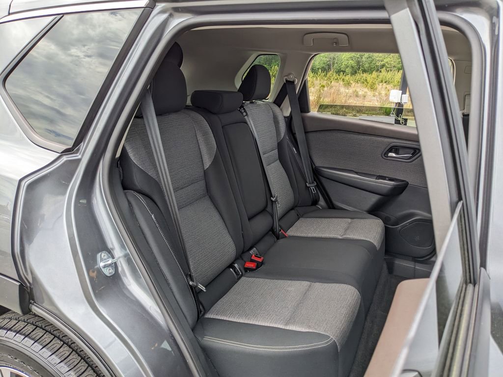 Used 2023 Nissan Rogue SV FWD image 41