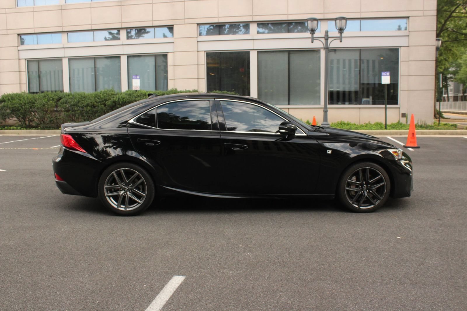 Used 2017 Lexus IS 200t F Sport w/ F Sport Package RWD image 6