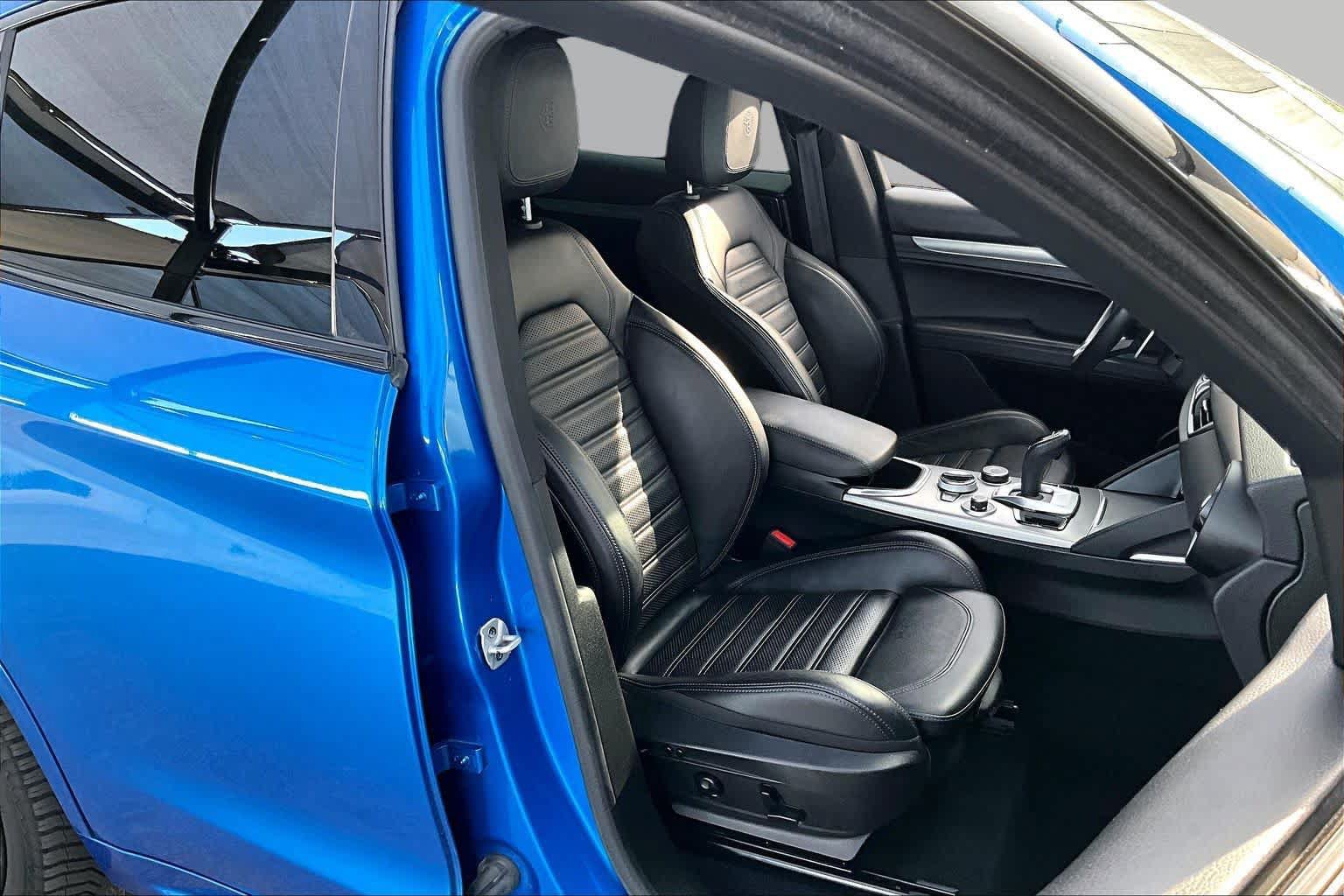 Used 2022 Alfa Romeo Stelvio Veloce AWD/4WD image 9