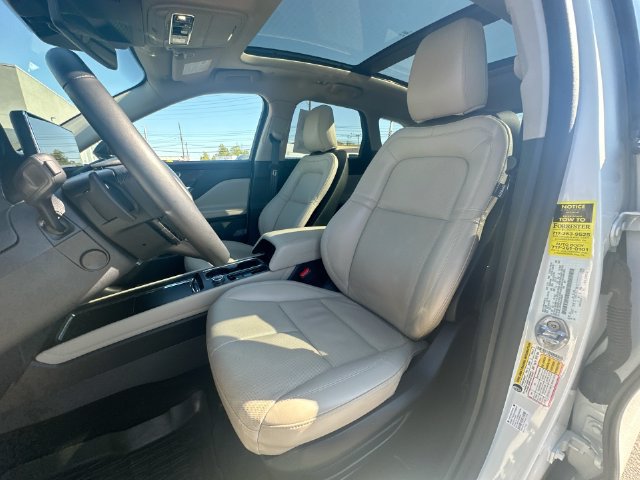 Used 2025 Lincoln Corsair Reserve AWD/4WD image 14