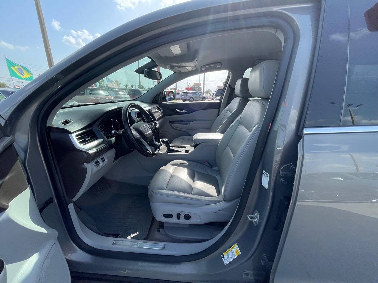 Used 2019 GMC Acadia SLT FWD image 9