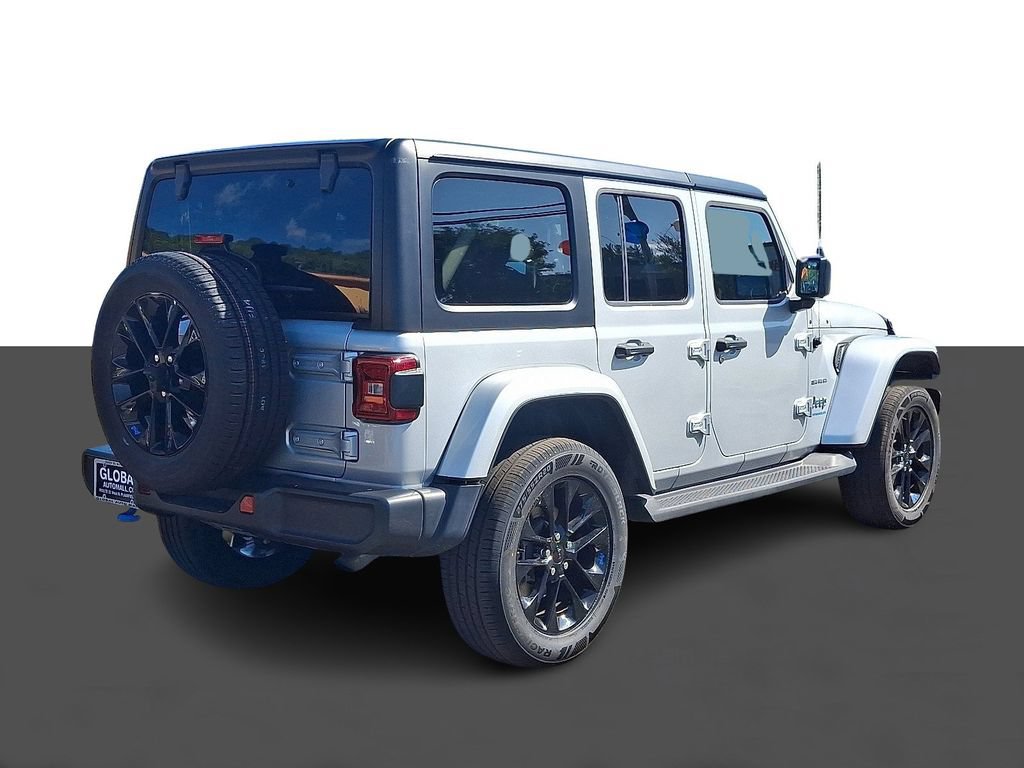 Used 2023 Jeep Wrangler Unlimited Sahara w/ Cold Weather Group AWD/4WD image 7