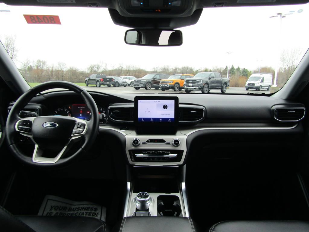 Used 2024 Ford Explorer XLT w/ Equipment Group 202A AWD/4WD image 16