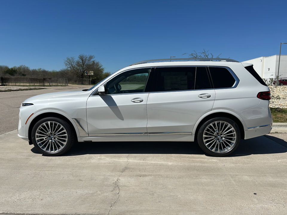 New 2026 BMW X7 xDrive40i image 5