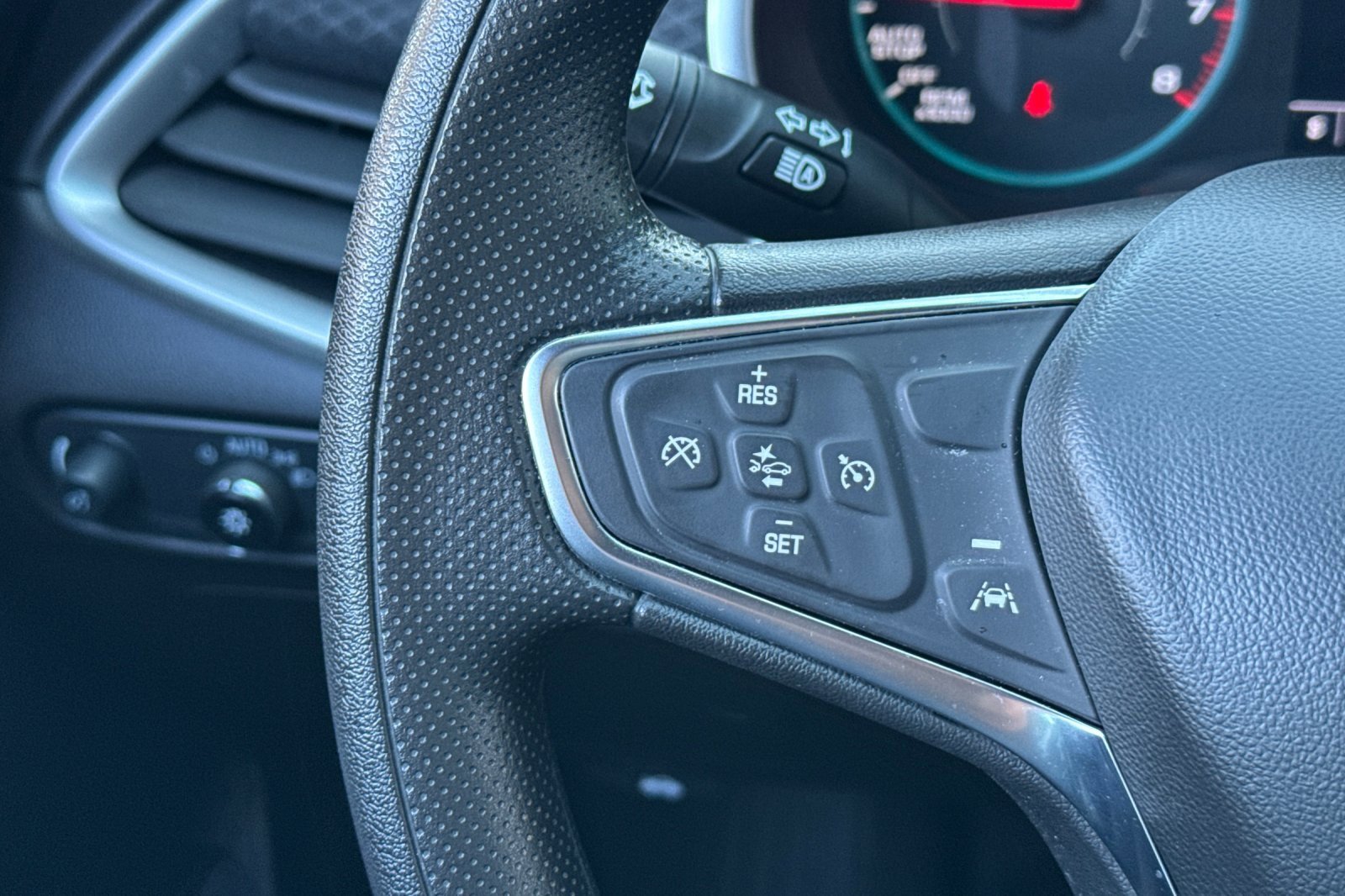 Used 2024 Chevrolet Malibu LT image 34