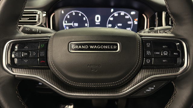 Used 2022 Jeep Grand Wagoneer Series II AWD/4WD image 16