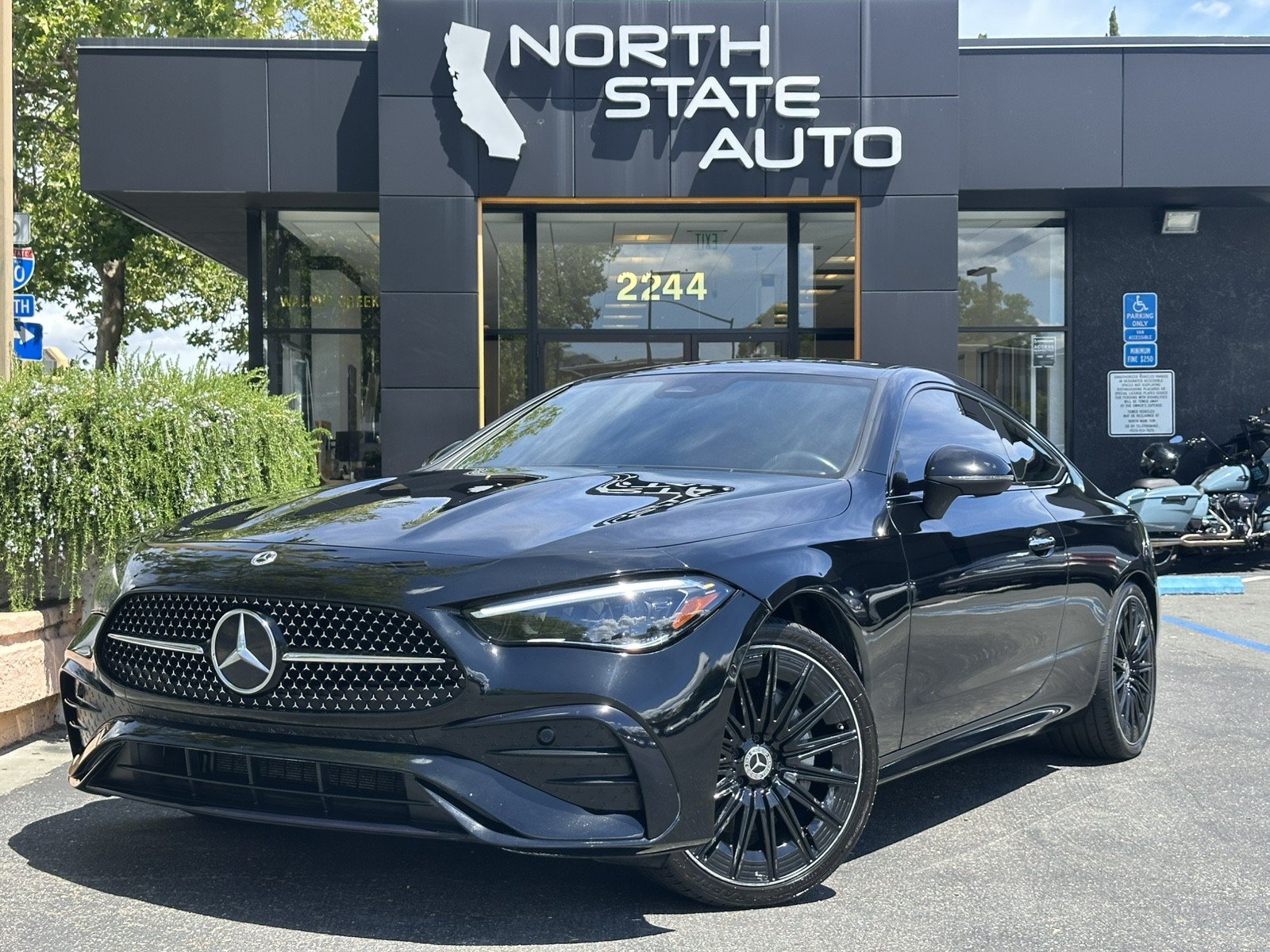 Used 2024 Mercedes-Benz CLE 300 4MATIC Coupe image 2