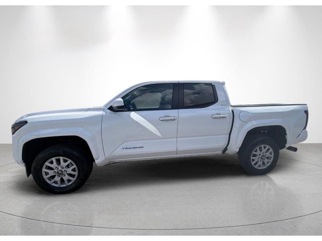 Used 2024 Toyota Tacoma SR5 AWD/4WD image 2