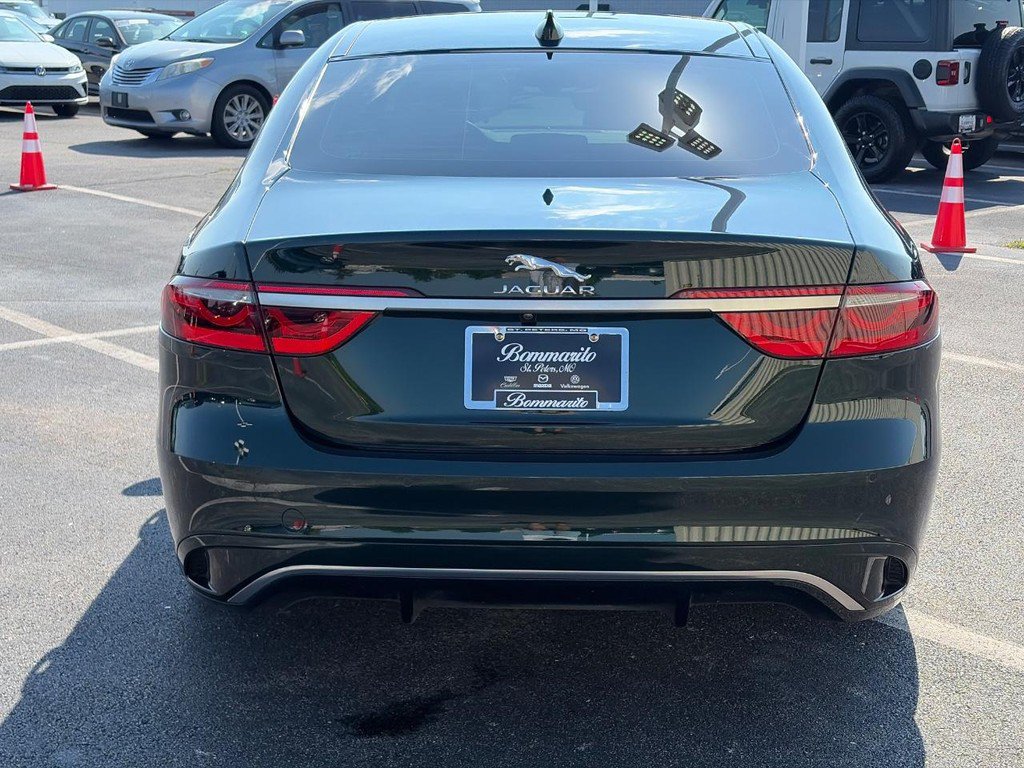 Used 2024 Jaguar XF R-Dynamic SE AWD/4WD image 6
