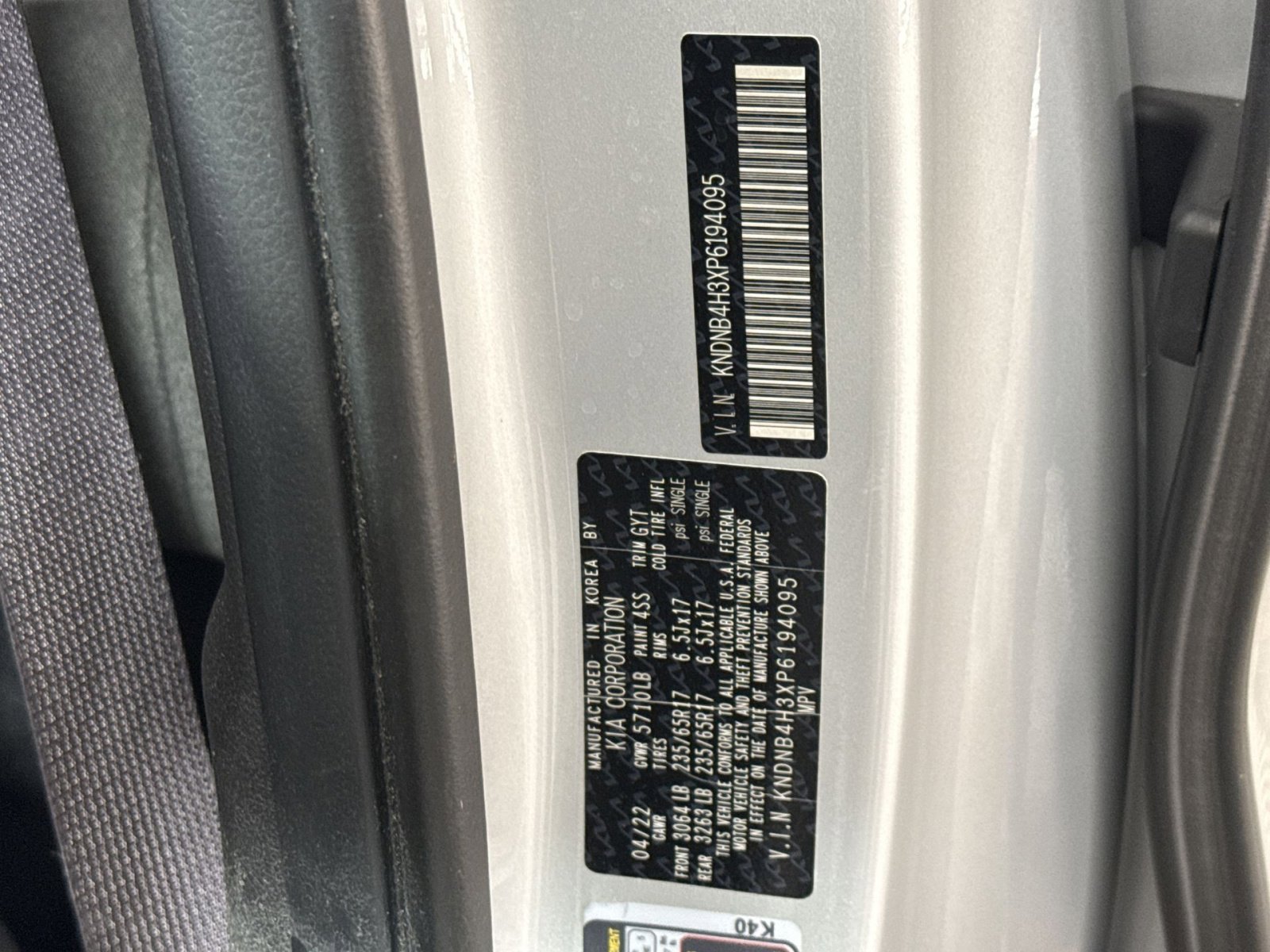 Used 2023 Kia Carnival LX image 28