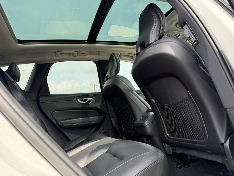 Certified 2023 Volvo XC60 B5 Core AWD/4WD image 11