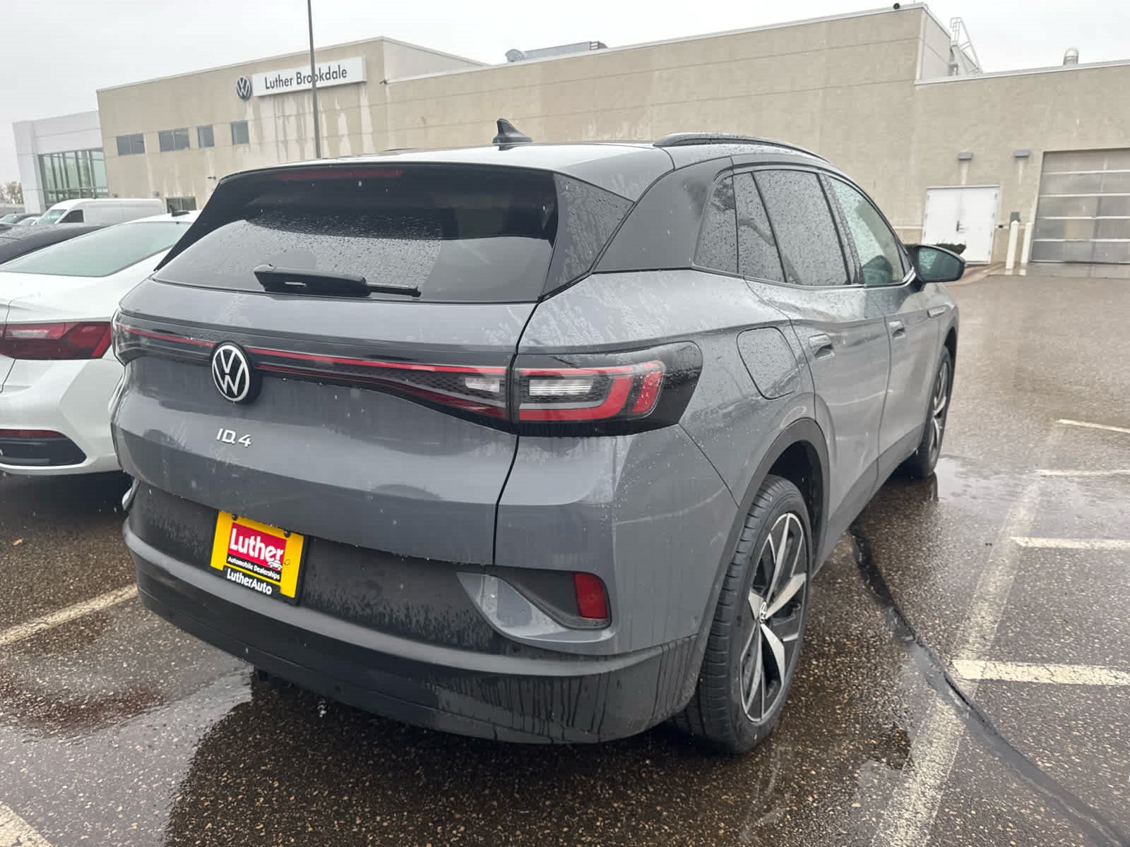 Used 2023 Volkswagen ID.4 Pro S AWD/4WD image 3