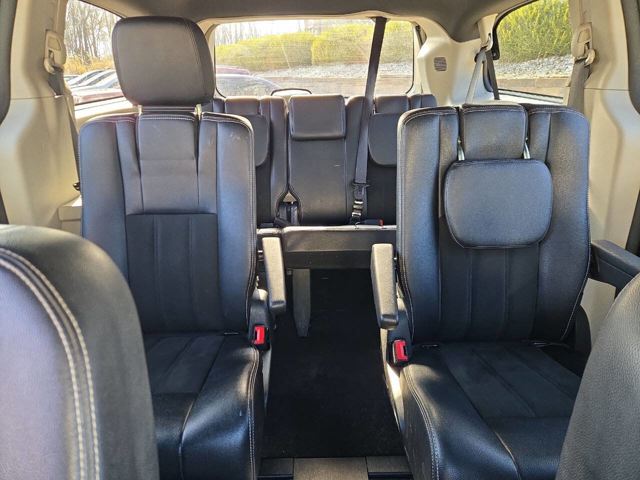 Used 2019 Dodge Grand Caravan SXT image 30