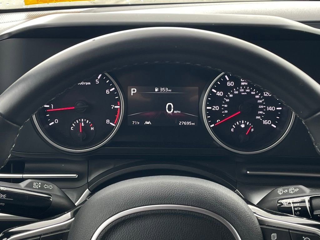 Used 2024 Kia Carnival LX image 15