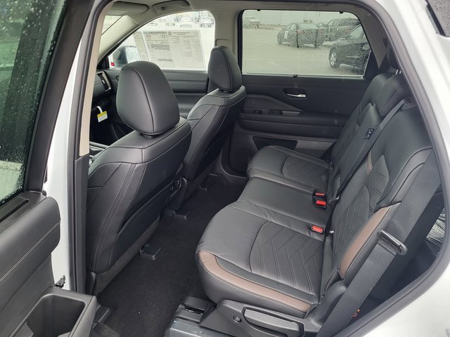 New 2025 Nissan Pathfinder Platinum w/ Cargo Package image 15