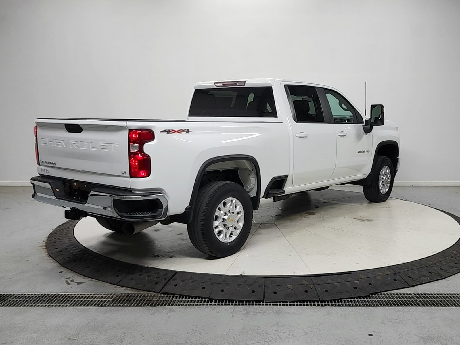 Used 2022 Chevrolet Silverado 2500 LT w/ Fleet Comfort Package AWD/4WD image 8