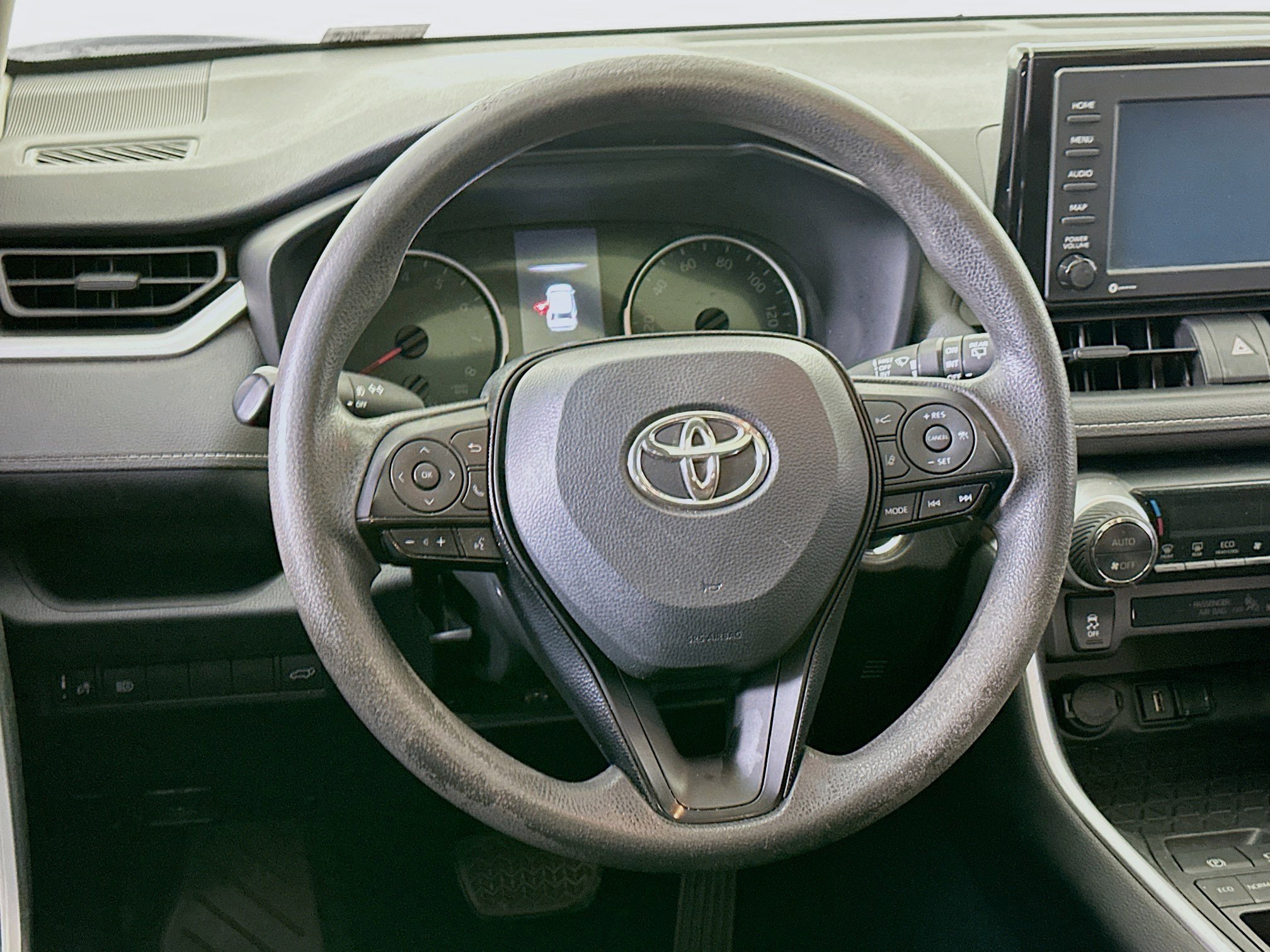 Used 2021 Toyota RAV4 XLE w/ Convenience Package image 17