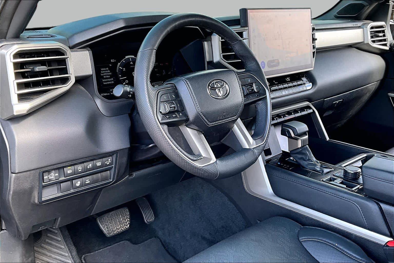 Used 2025 Toyota Tundra Limited AWD/4WD image 16