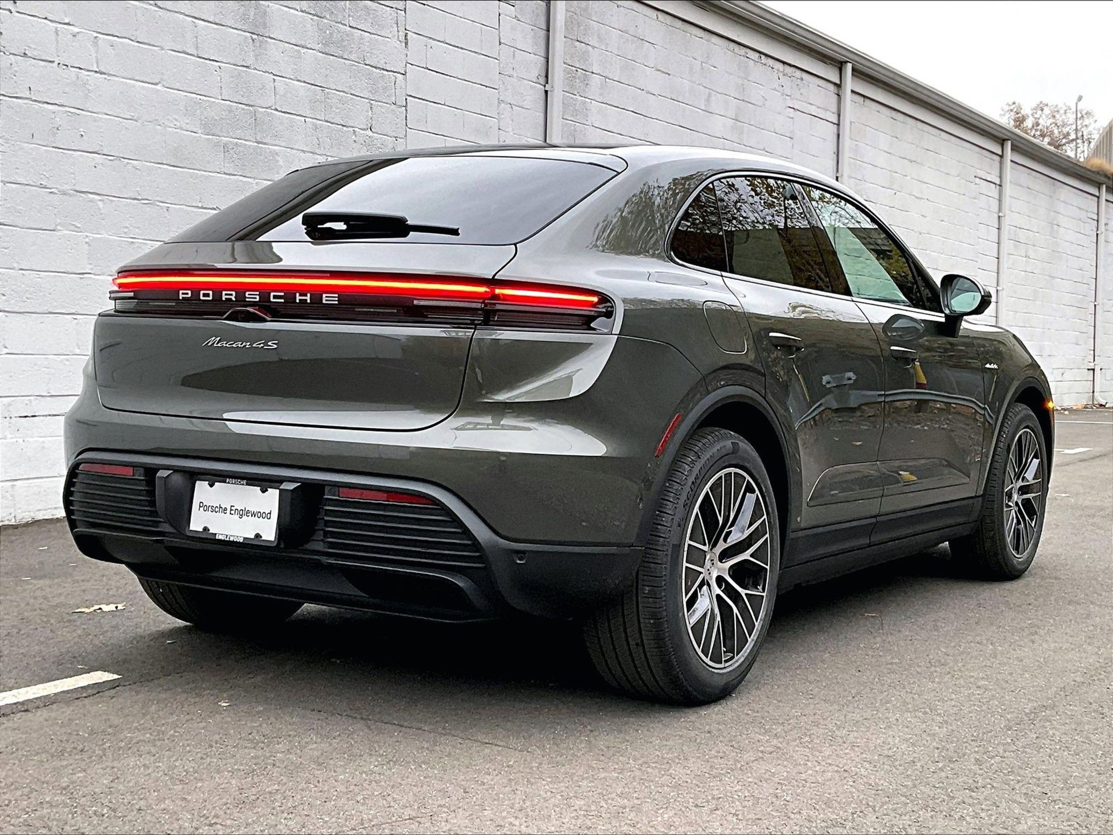New 2025 Porsche Macan 4S Electric image 24