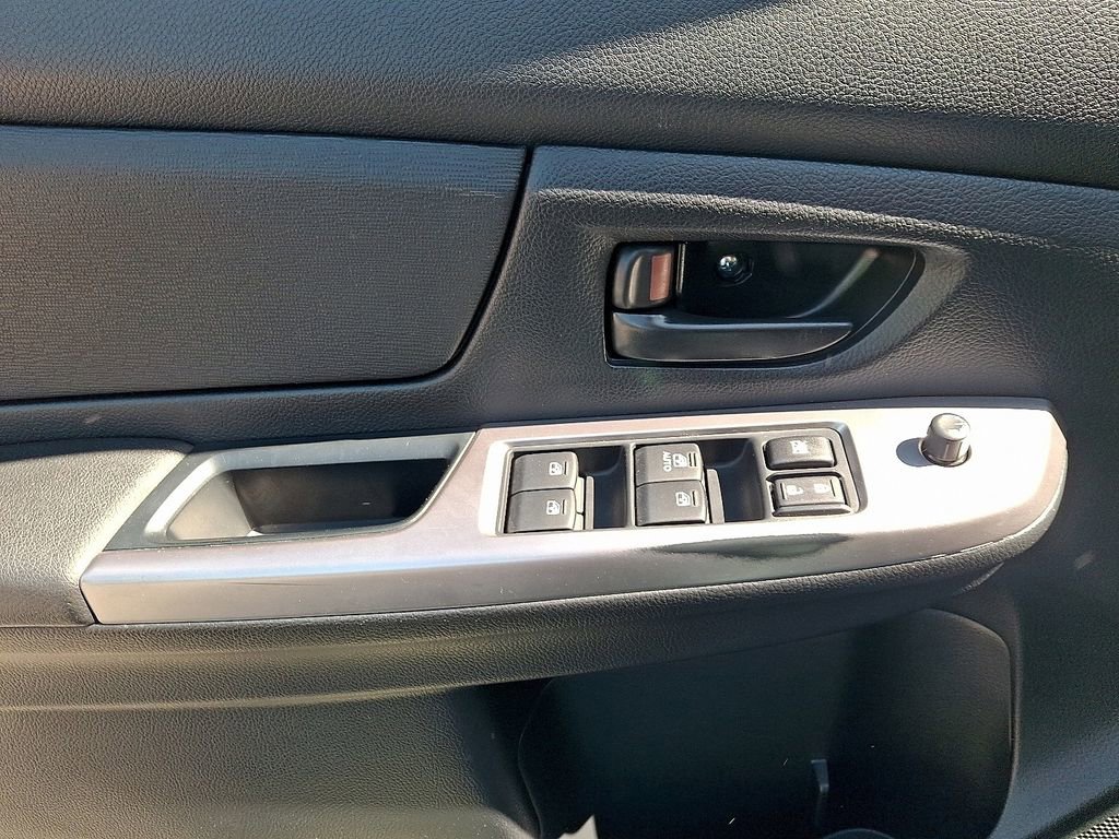 Used 2016 Subaru Crosstrek 2.0i AWD/4WD image 12