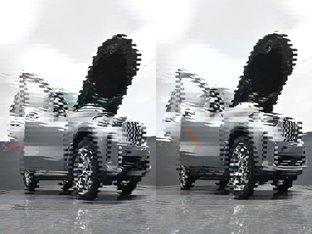 Used 2026 BMW X5 xDrive50e w/ Climate Comfort Package image 37