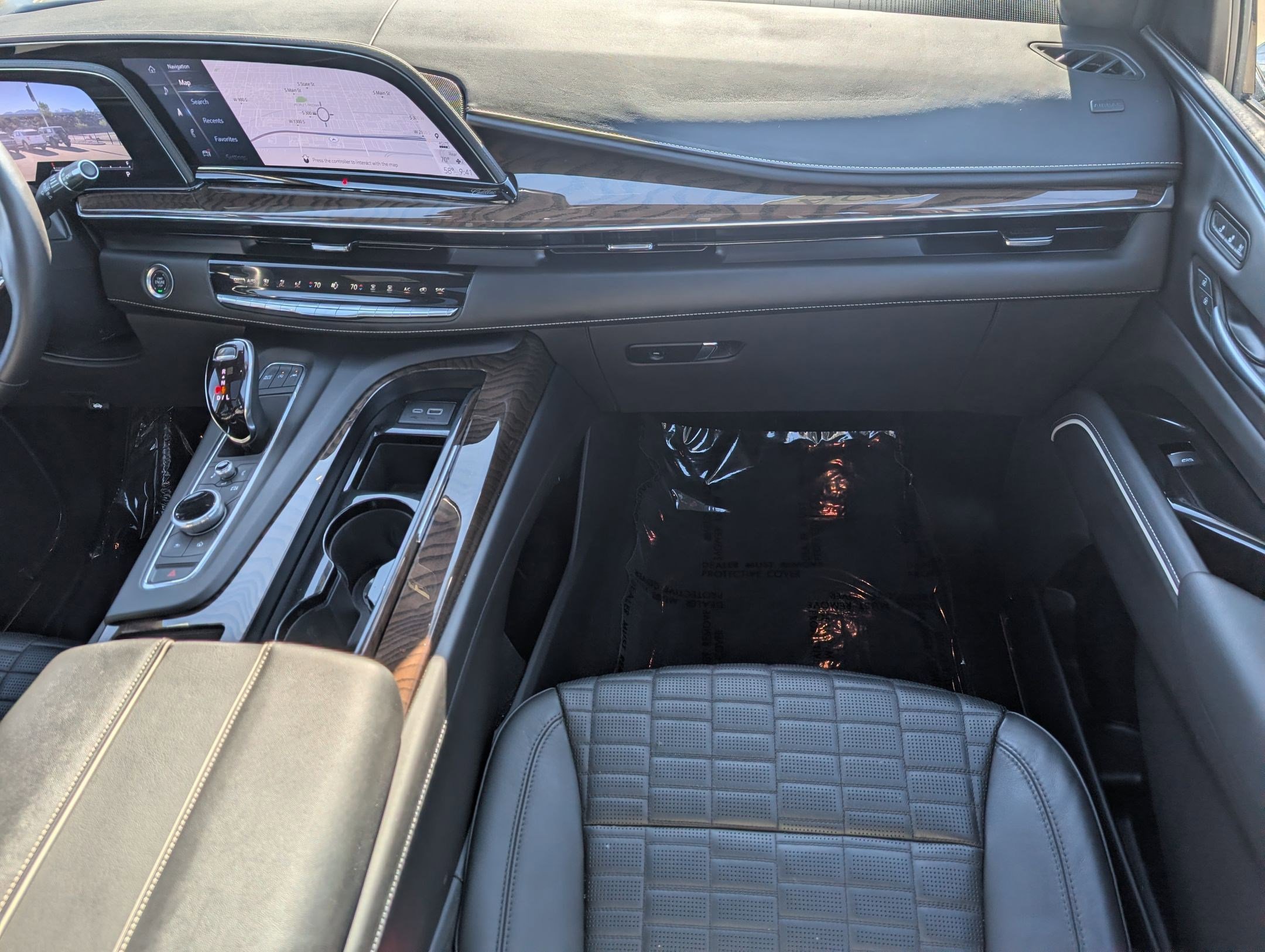 Used 2024 Cadillac Escalade Sport Platinum w/ LPO, ONYX Package image 32
