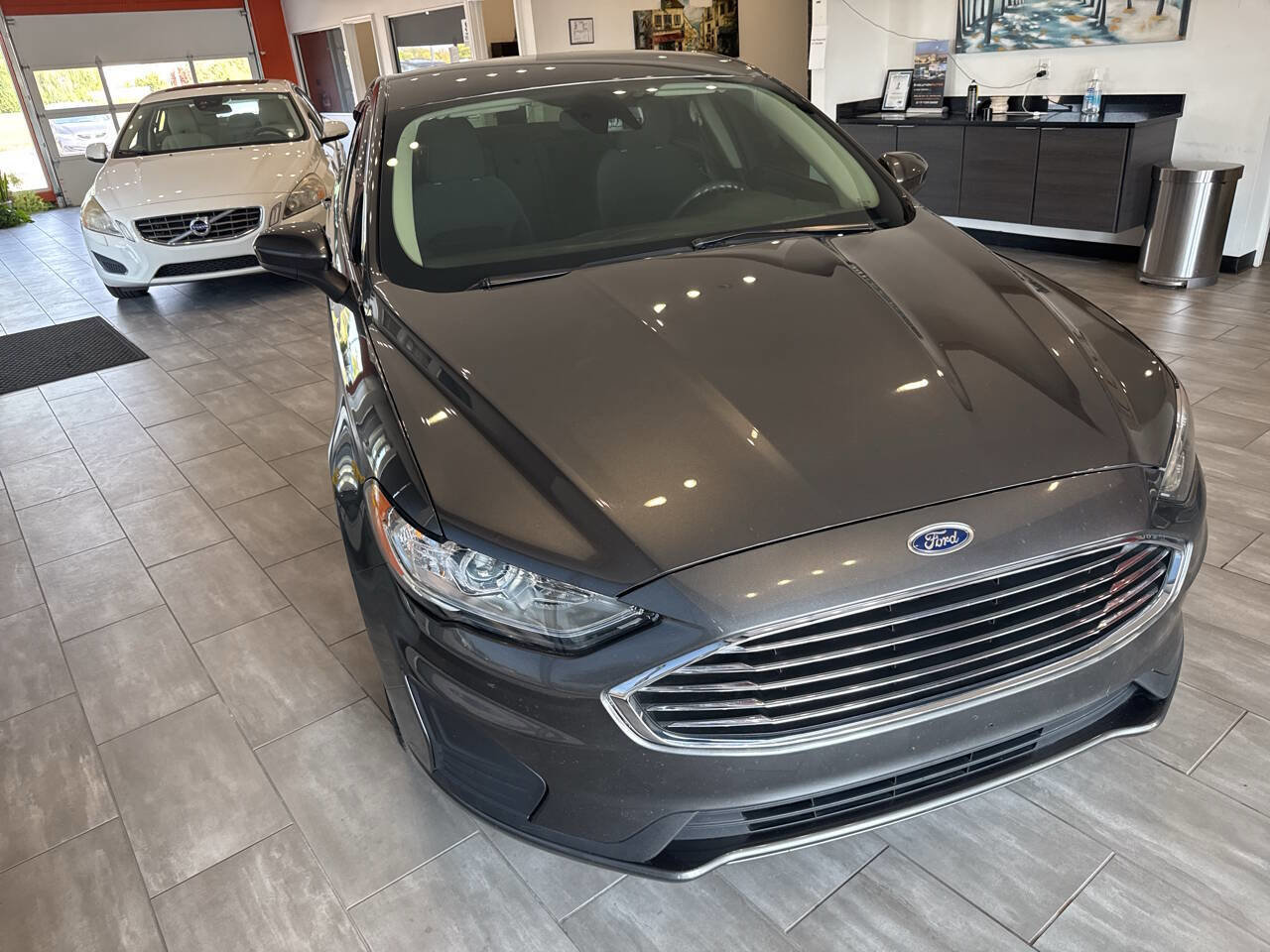Used 2019 Ford Fusion SE image 4