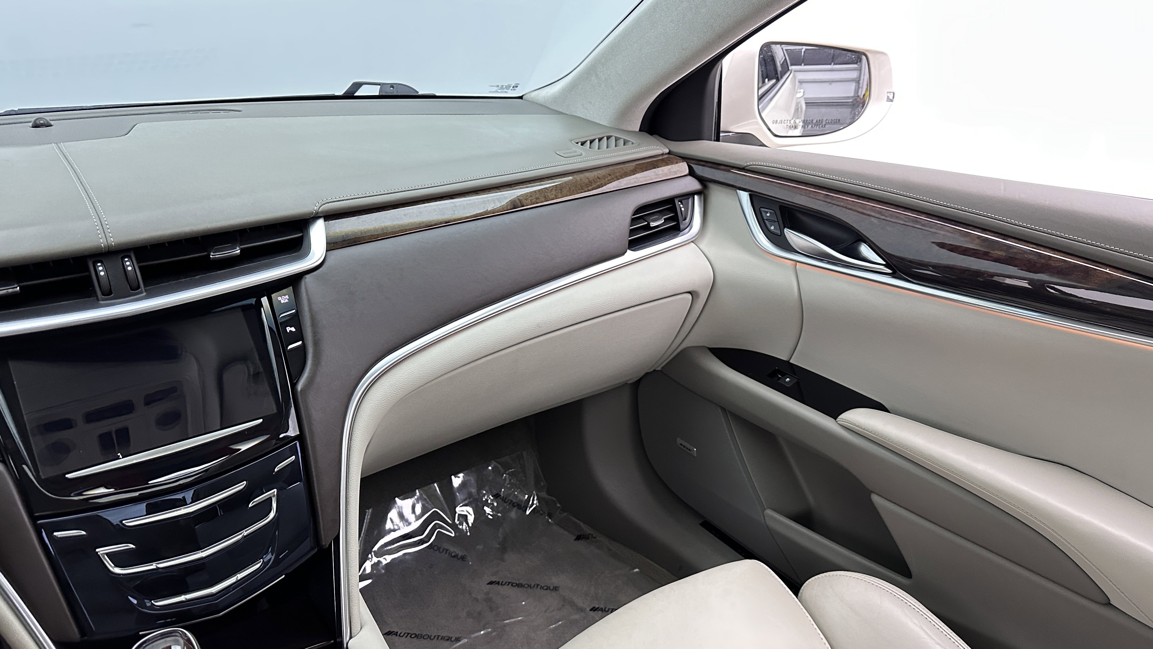 Used 2013 Cadillac XTS Platinum AWD/4WD image 30