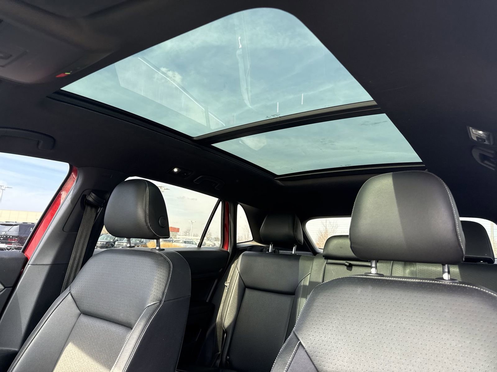 Used 2020 Volkswagen Atlas Cross Sport SE w/ Panoramic Sunroof Package image 22